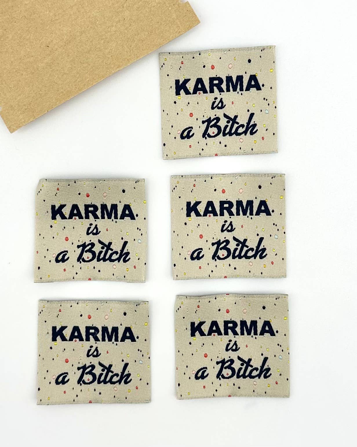 Étiquette à coudre : KARMA is a bitch