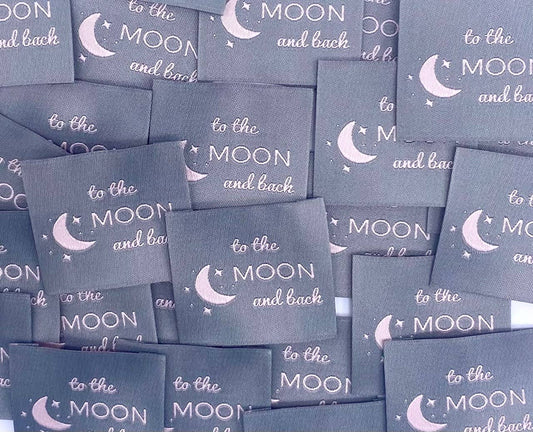 Étiquette tissée à coudre "TO THE MOON AND BACK" Gris